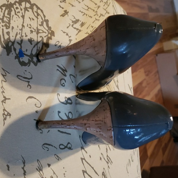 Heals - Picture 3 of 7